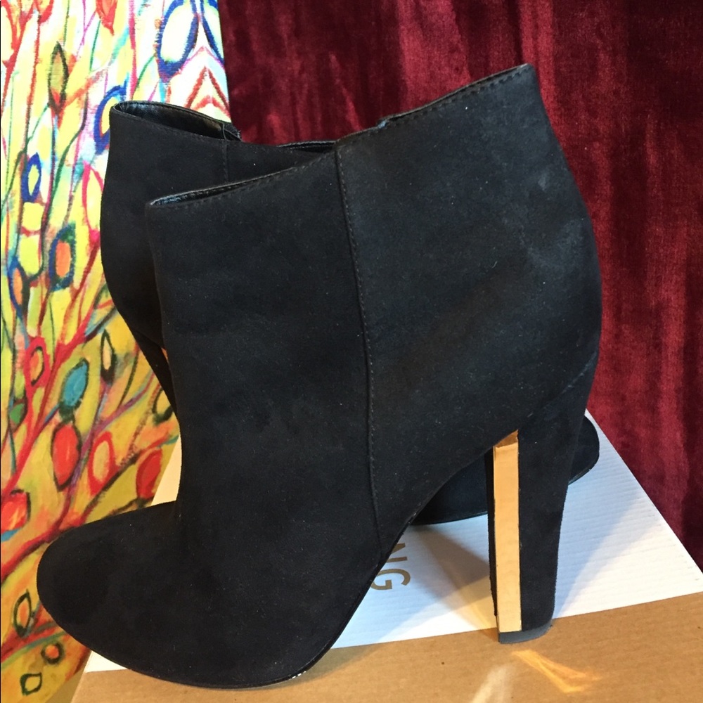 Call It Spring Black ankle boots with Gold Heels - Picture 5 of 8